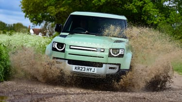 Land Rover Defender - off-road